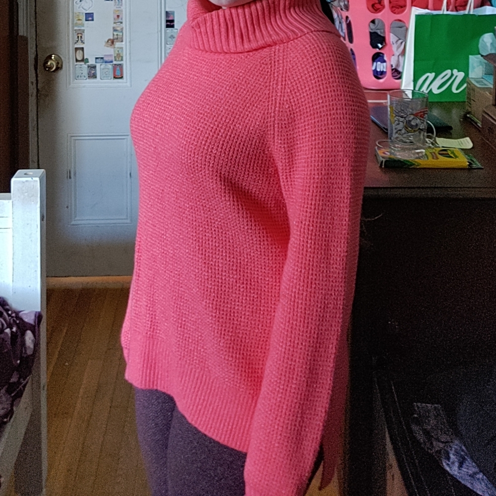 Pink turtle neck - Picture 2 of 4